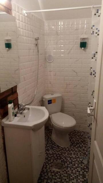 Фото номера Трехместный номер с собственной ванной комнатой Проживание в семье Casa Cezara г. Silvaşu de Jos 7